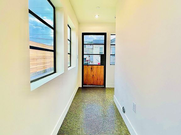 4th image of 4152 Rogers St