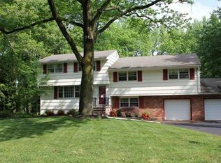 29 Huntington Rd, Edison, NJ 08820