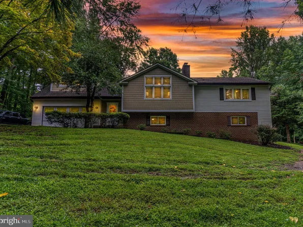 910 Warner Dr, Huntingtown, MD 20639