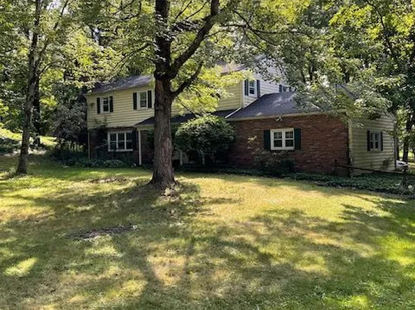 7100 Chestnut Dr, Walton Hills, OH 44146