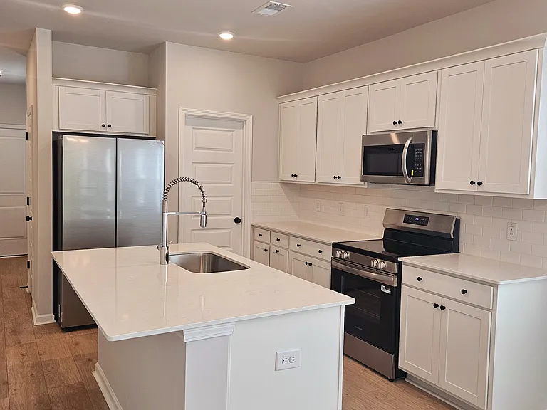 101 Bluebell Way — Photo 6
