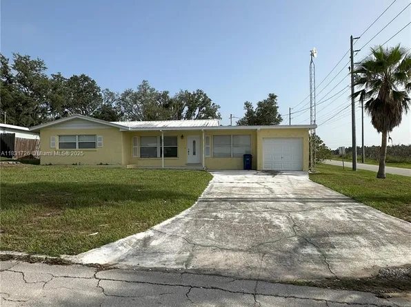 1732 Valencia Ave, Sebring, FL 33870