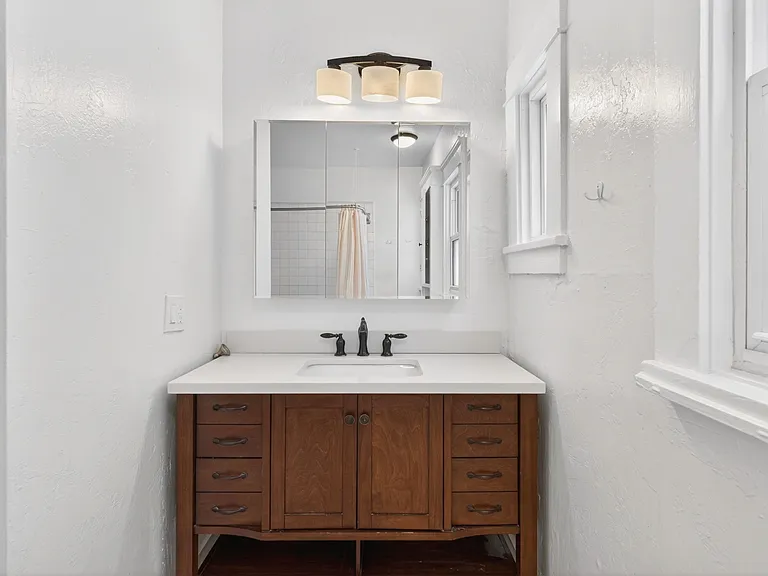 1145 N Genesee Ave — Photo 11