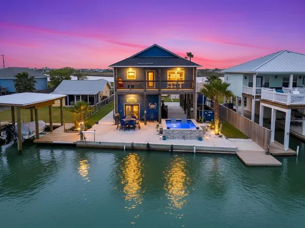 513 Copano Cove Rd, Rockport, TX 78382