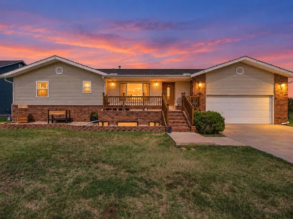 806 W Goldie St, Conway Springs, KS 67031