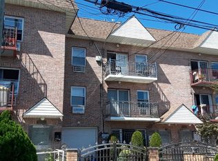 9328 197th St, Hollis, NY 11423