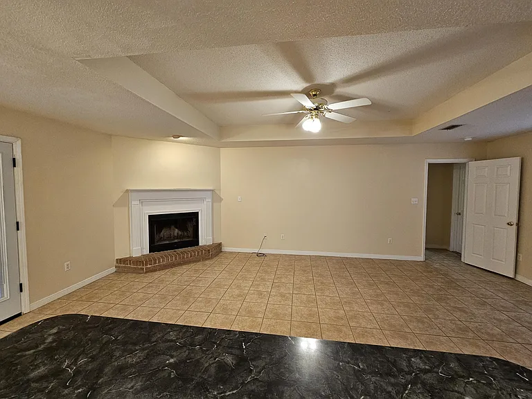 9425 Victoria Ln — Photo 10