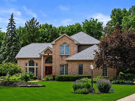 2nd image of 2245 S Foxglove COURT