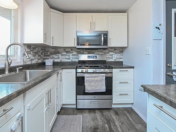 2nd image of 1332 Sunray Ln