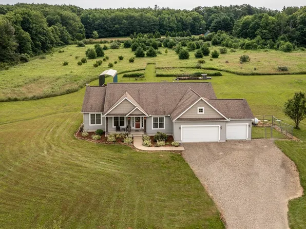 140 Hunter Rd, Stoneboro, PA 16153
