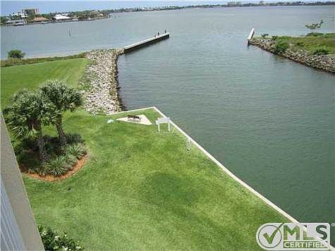 4th image of 5 Harbour Isle Dr Penthouse 1