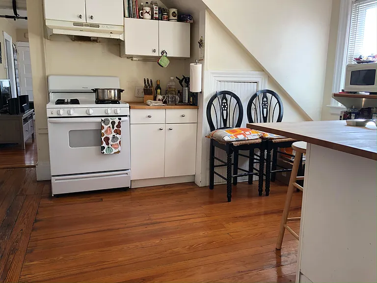 24 Sarah St #3 — Photo 4
