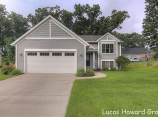 2591 Stockwood Dr NE, Grand Rapids, MI 49505