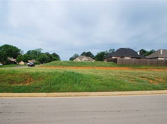 3rd image of 16588 Kingston Ct