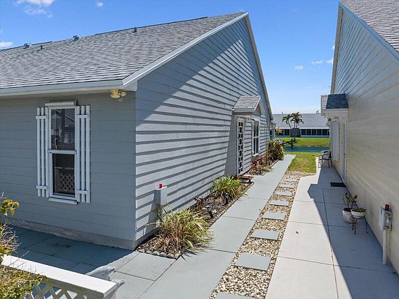 5th image of 2538 SE Tropical East Circle