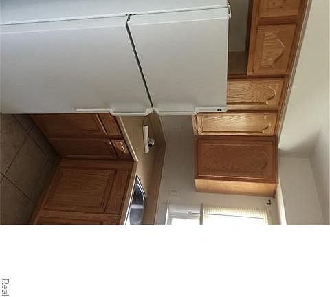 3rd image of 28123 Brentwood St