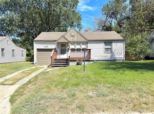 480 Fieldcrest Dr, Pittsburg, KS 66762
