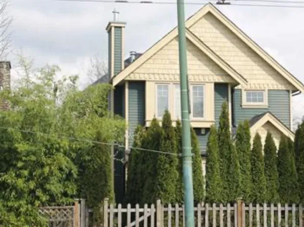 1943 E Broad Way, Vancouver, BC V5N 1W4
