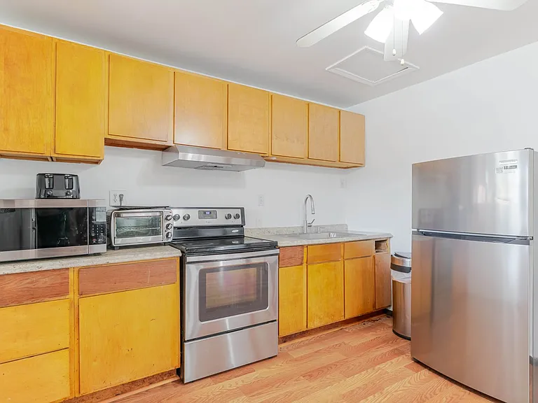 13333 Gladstone Ave — Photo 4