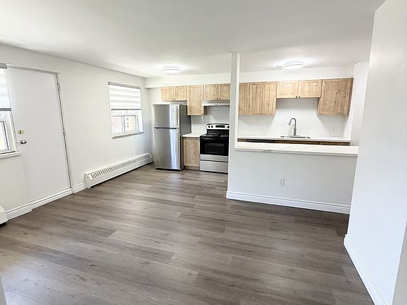 2nd image of 105 Winlane Dr #101