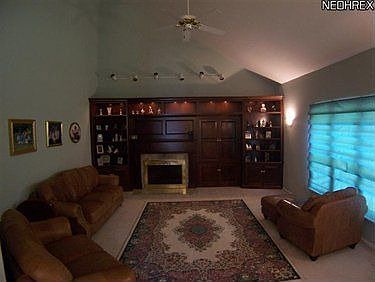 3rd image of 6877 Silkwood Ln