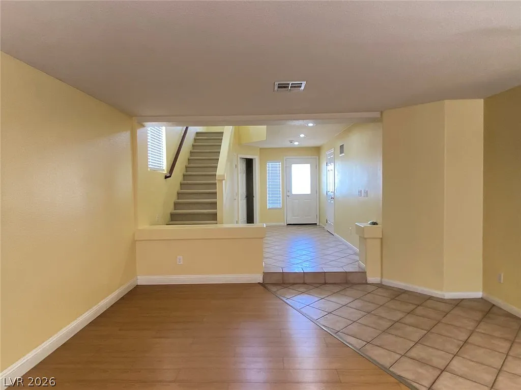 3 bed, 2.5 bath, 1855 sqft, $2,035 — Photo 3