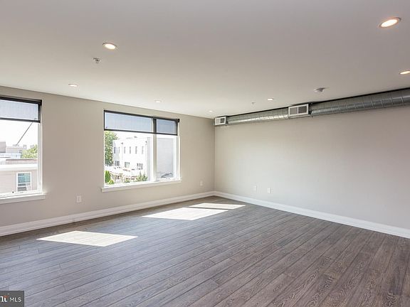 5th image of 512 E Girard Ave APT 304