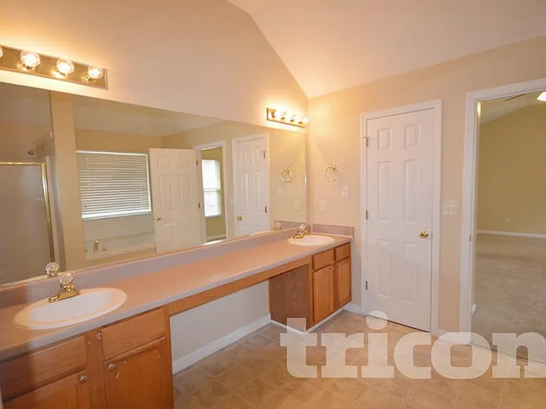 3568 Forest Downs Cv — Photo 6