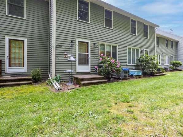 75 Sanwood Dr, Burrillville, RI 02830