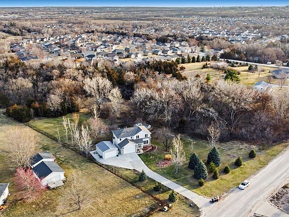 2nd image of 3800 W Springview Rd