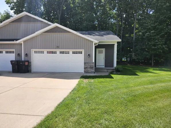 796 Weatherwood Dr SE #796, Grand Rapids, MI 49508