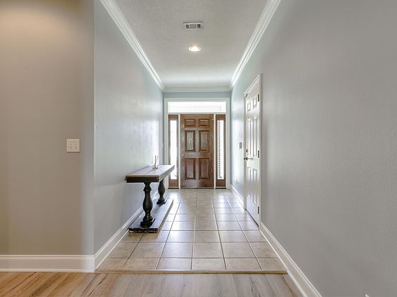 4th image of 134 Alicia Dr