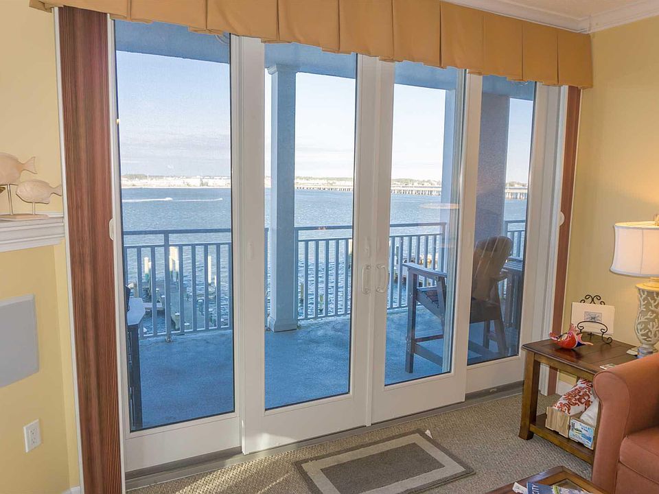 Fantastic views with 7' glass in living room