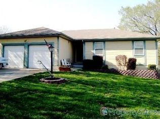 1590 W Prairie Ter, Olathe, KS 66061