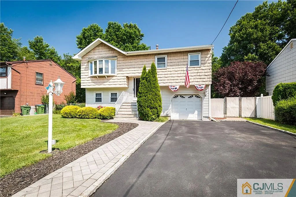 28 Heman St photo 1