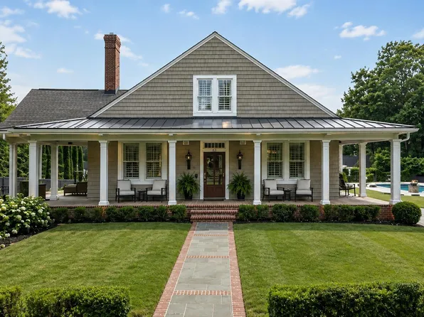 24 Highland Dr, Greenville, SC 29605