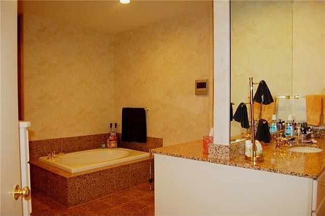 1st image of 18 Sandalwood Dr