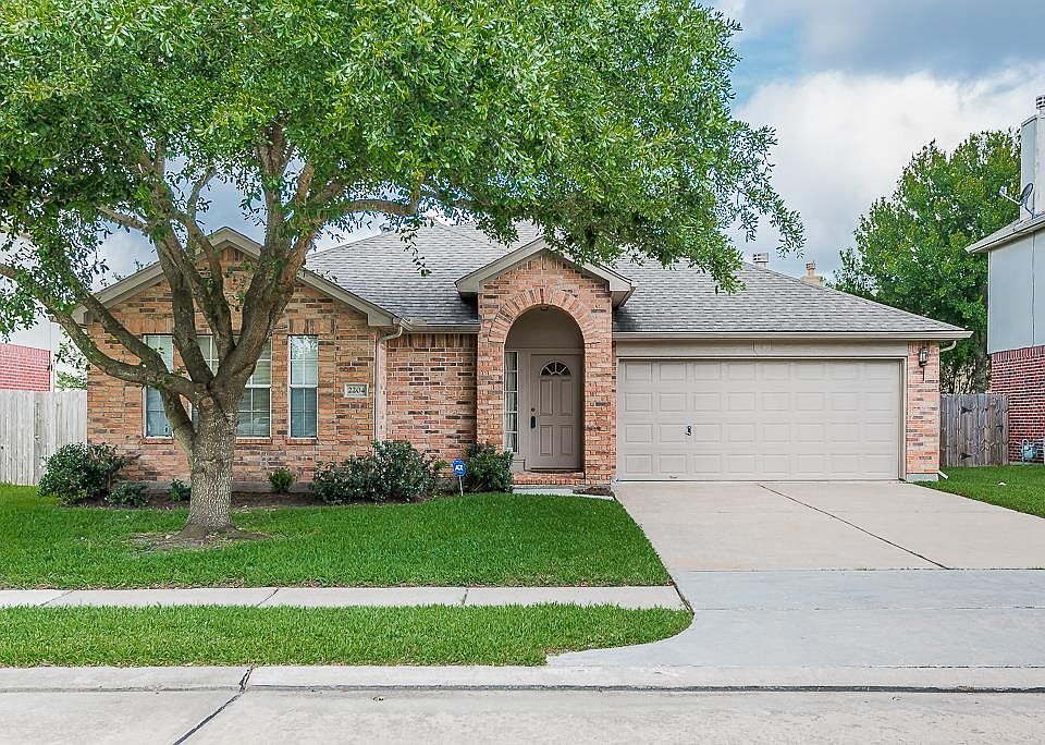 1st image of 2204 Elm Forest Dr