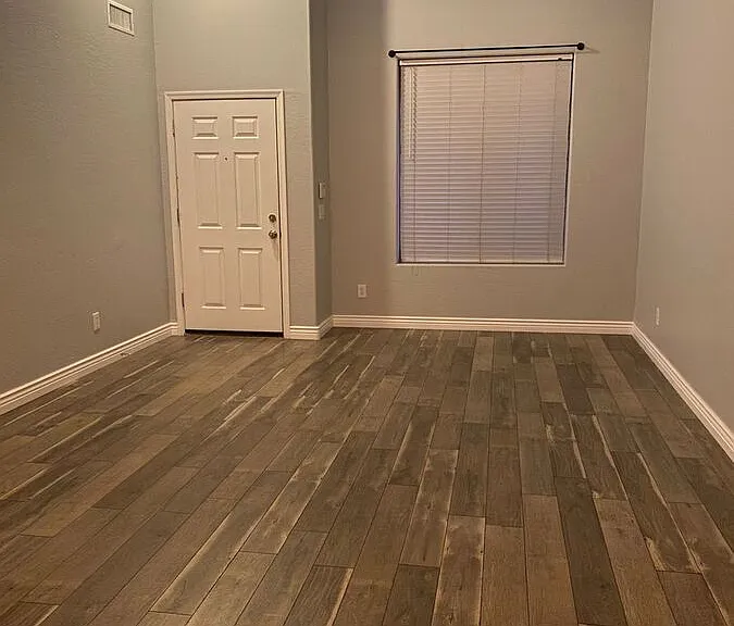 17648 W Lisbon Ln — Photo 5
