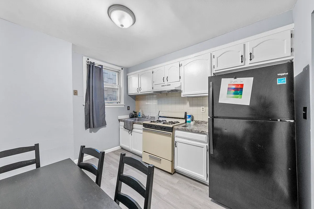 Building Photo - 146 Bowers St #2