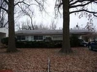 9842 Tanbark Ln, Saint Louis, MO 63134