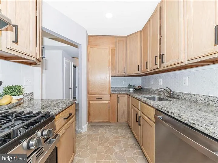 4411 Romlon St #301 — Photo 17