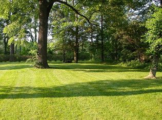 355 E Blodgett Ave, Lake Bluff, IL 60044