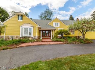4568 Rolling Ridge Rd, West Bloomfield, MI 48323