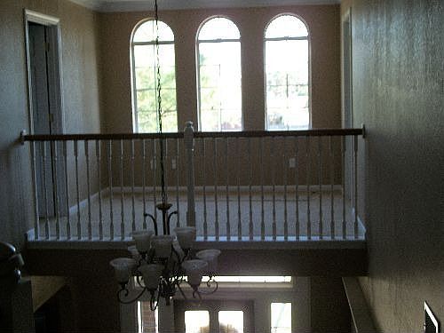 5th image of 2807 Newbury Ct