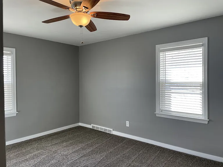 319 S East St — Photo 12