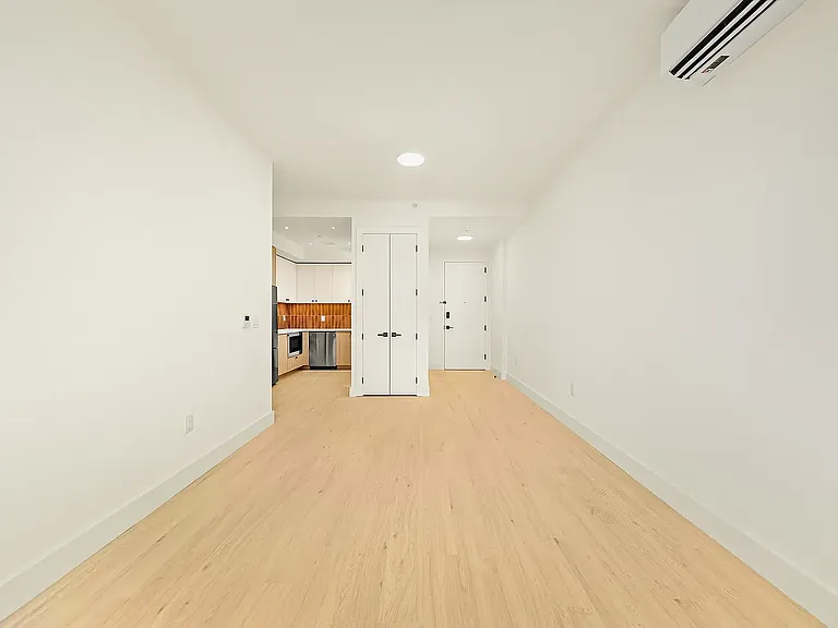733 Lincoln Pl #1214 — Photo 2