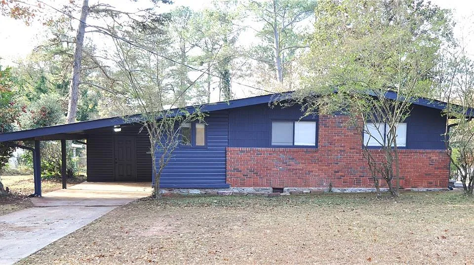 2351 Pinewood Dr