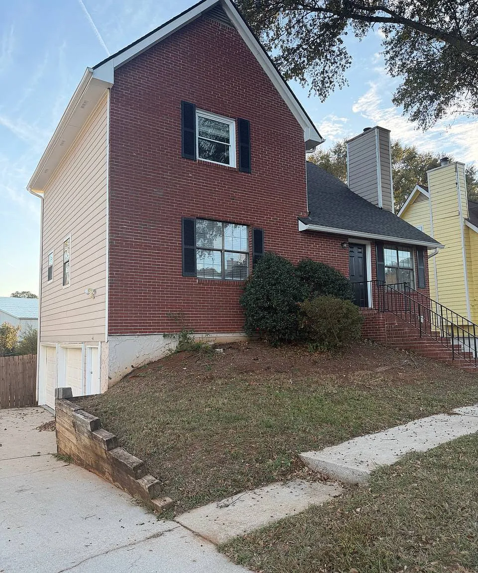 3 bed, 1.5 bath, 2138 sqft, $600 — Photo 3