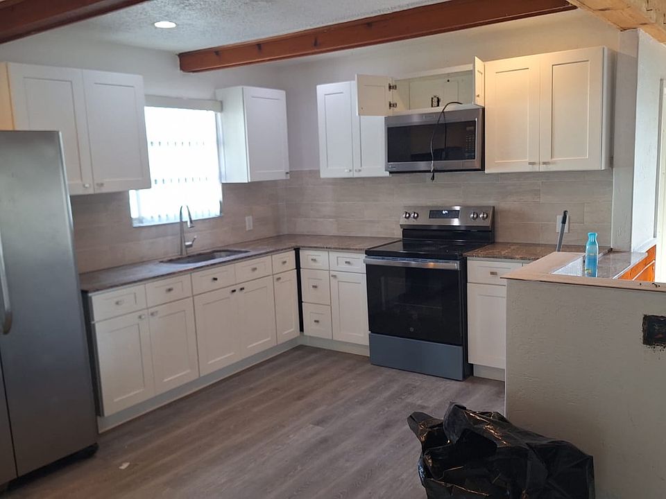 1st image of 2523 Roosevelt St #3
